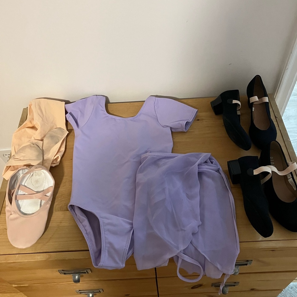 Girls ballet lot size 10/12 leotard and 5L shoes